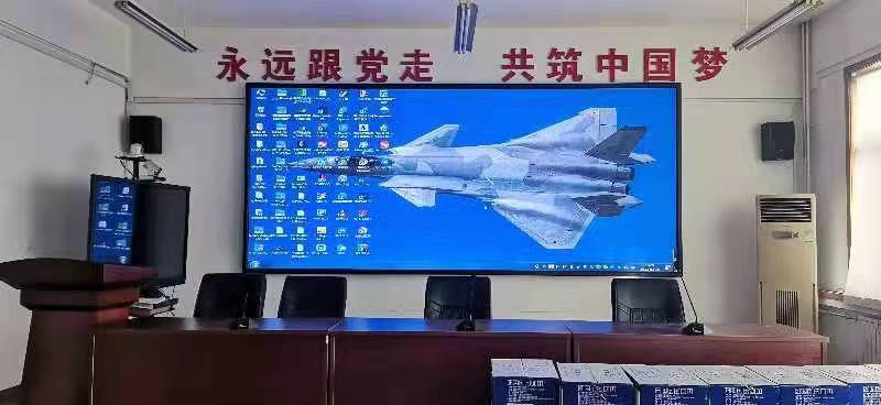室內(nèi)P2全彩屏完成一塊，積極復(fù)工復(fù)產(chǎn)，抗疫堅持到底